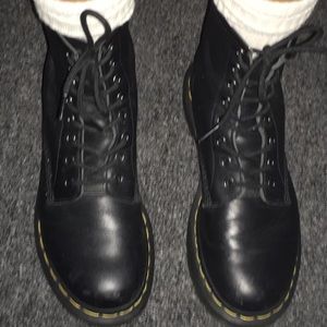 🖤 High top black docs 🖤